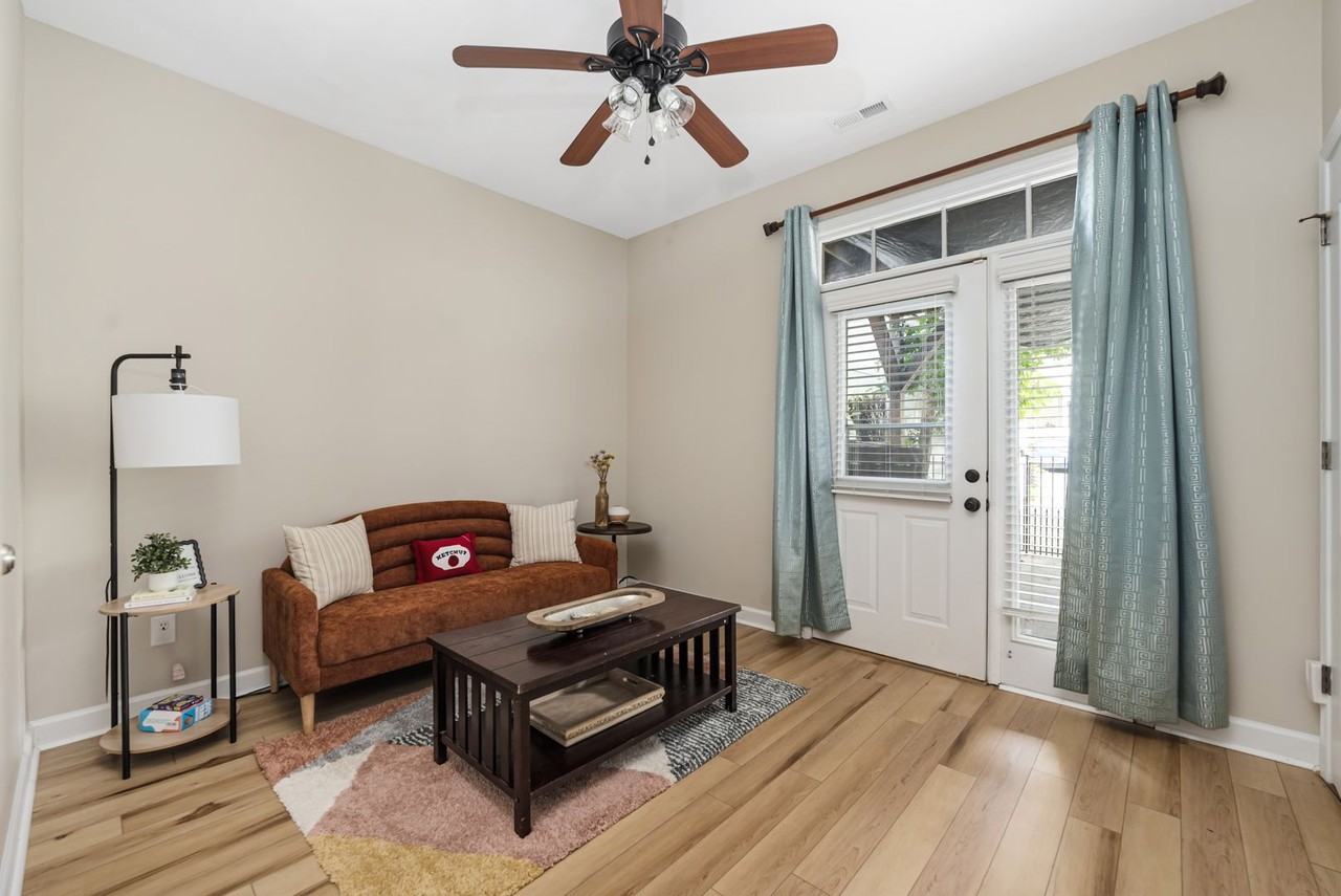 13704 Anthea Ln - Photo 5 of 37