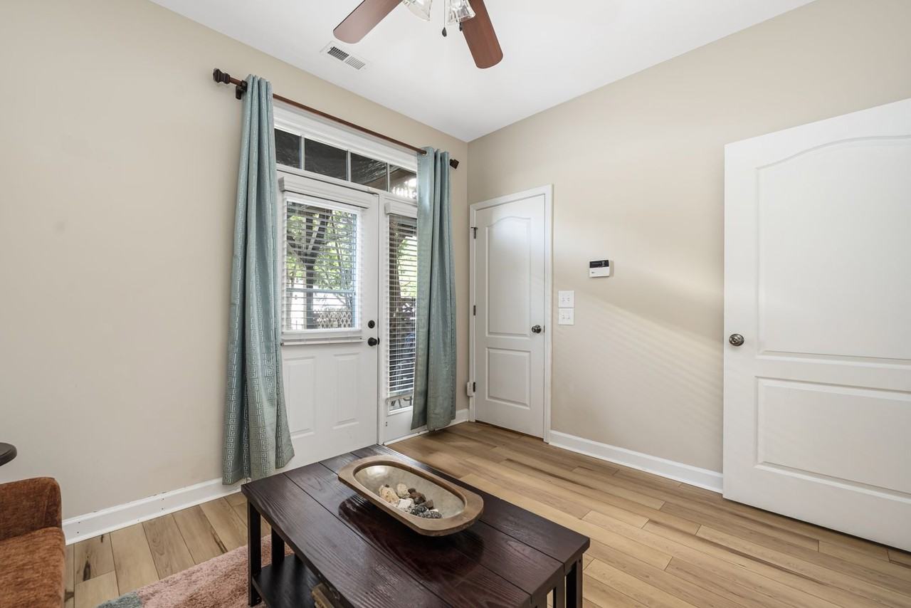 13704 Anthea Ln - Photo 6 of 37