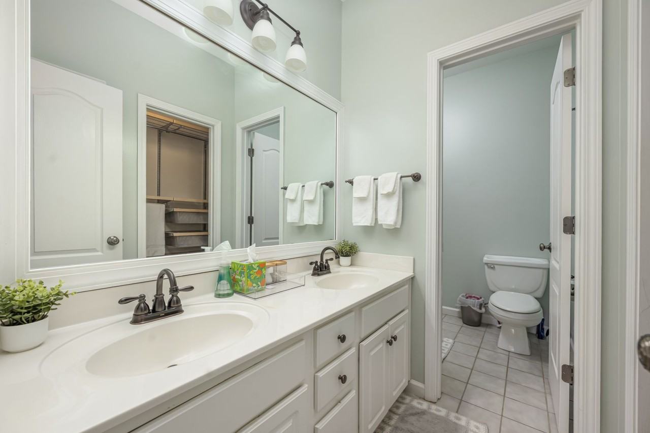 13704 Anthea Ln - Photo 7 of 37
