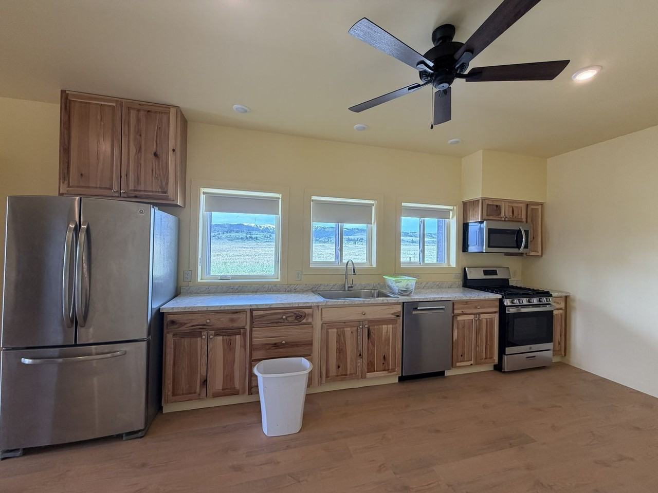 6203 6203 W 1170 N - Photo 2 of 7