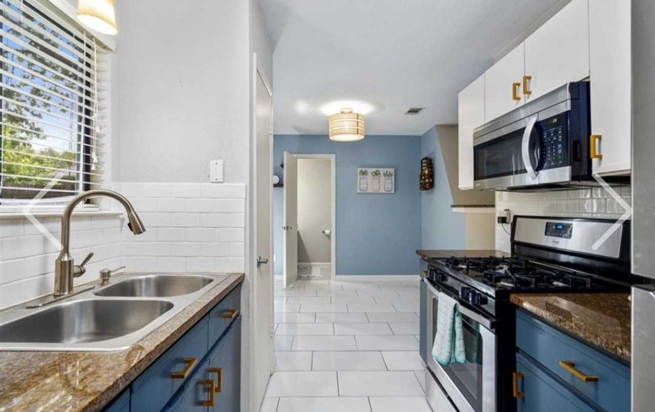 1009 Markham Ln #A - Photo 7 of 18