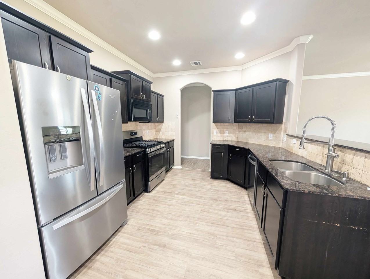 10728 Nw 27th St - Photo 4 of 13