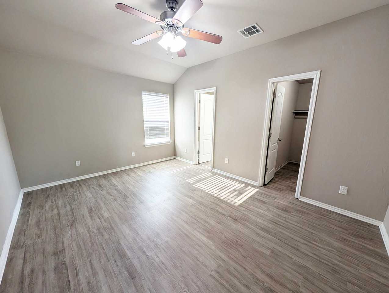 10728 Nw 27th St - Photo 7 of 13