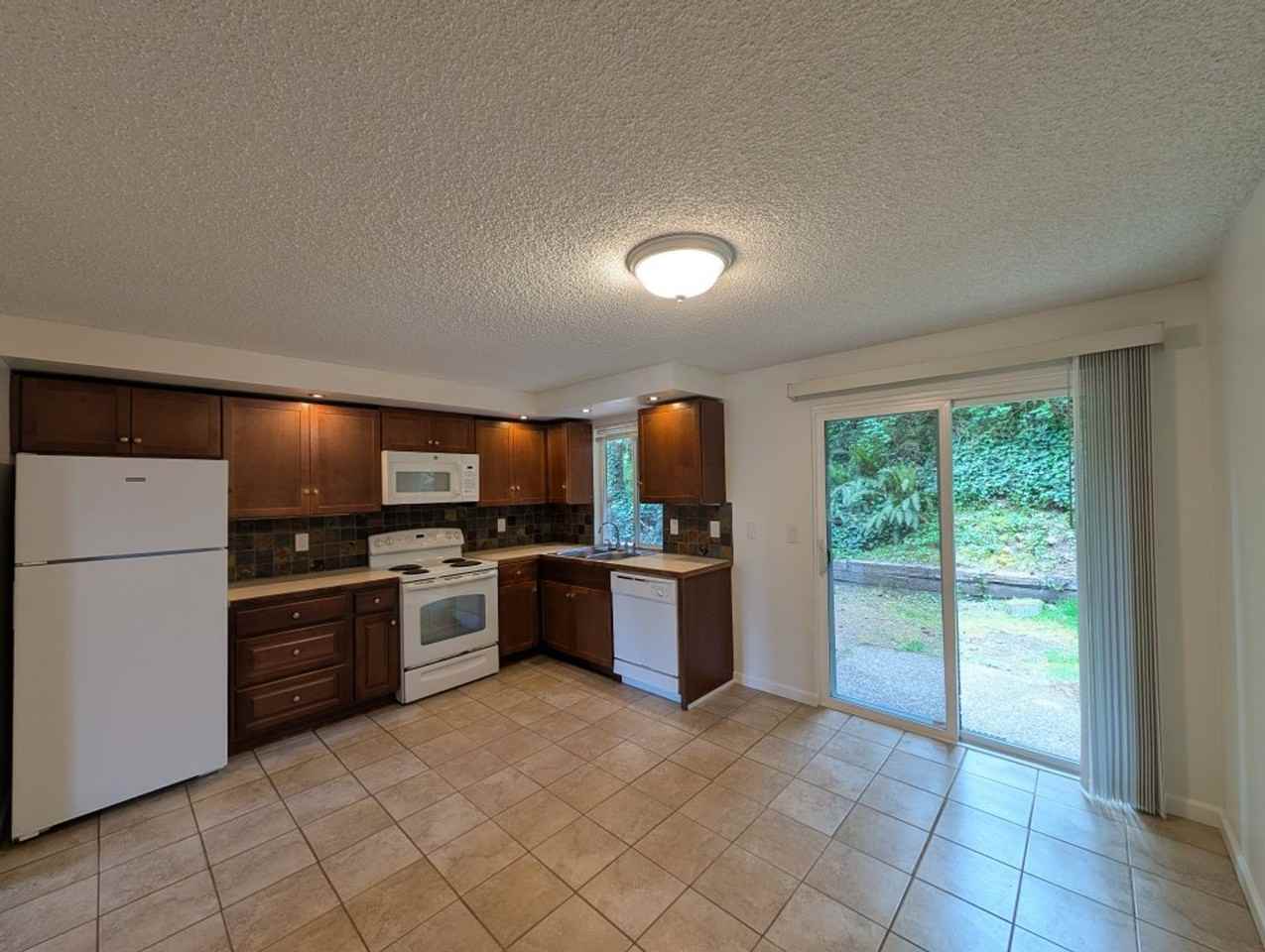 18249 24th Ave Ne - Photo 6 of 13