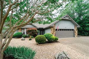 featured image of 33 Magnifico Way