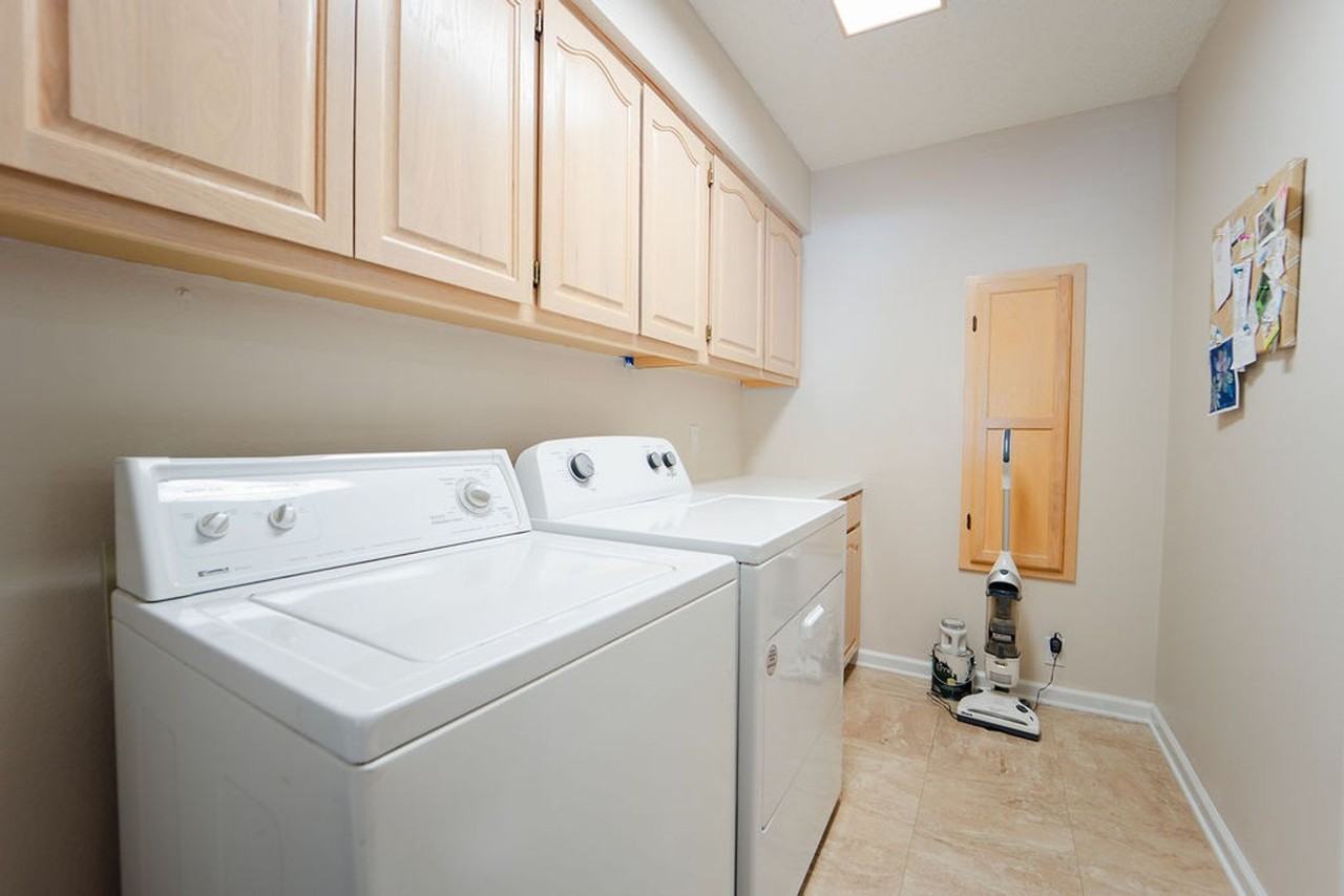 33 Magnifico Way - Photo 3 of 44