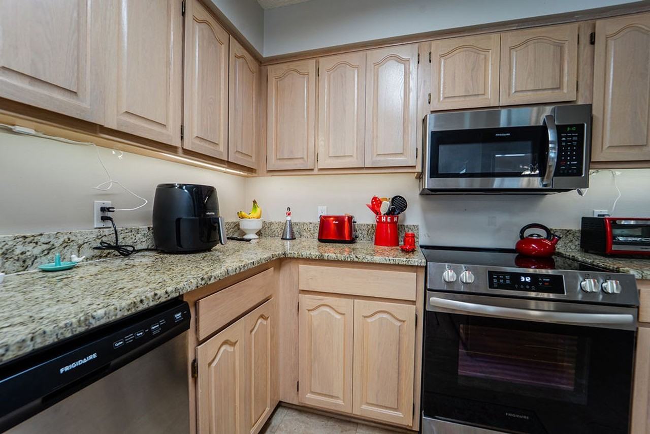 33 Magnifico Way - Photo 4 of 44