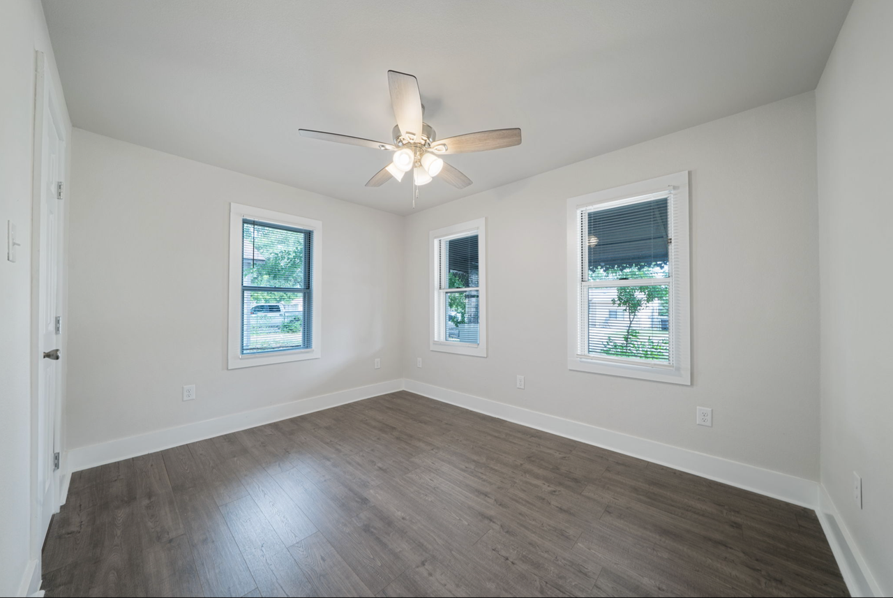 1627 W Mariposa Dr - Photo 3 of 20