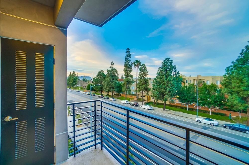 8600 Glenoaks - Photo 4 of 4