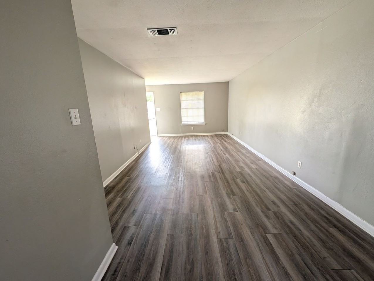 2400 Brookridge Dr #7 - Photo 3 of 9