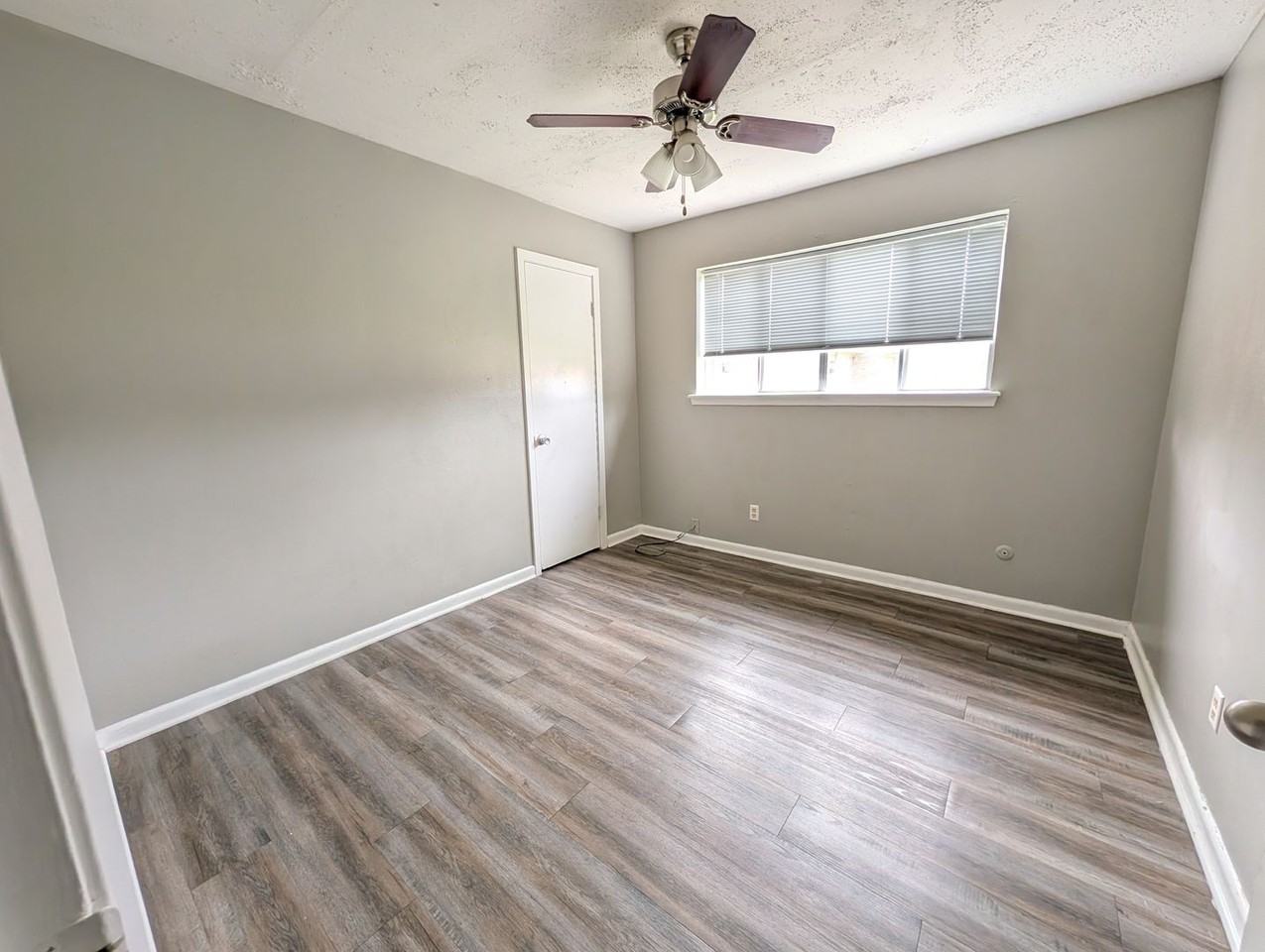 2400 Brookridge Dr #7 - Photo 7 of 9