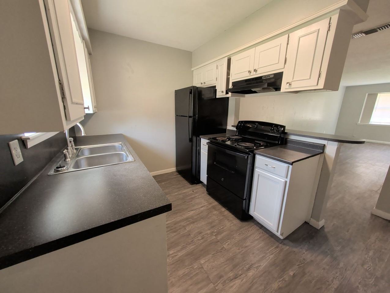 2400 Brookridge Dr #12 - Photo 3 of 9