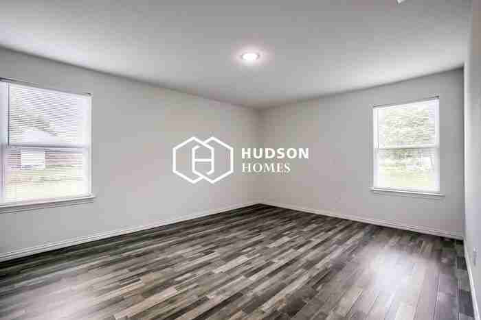 330 Flagship Ln - Photo 5 of 14