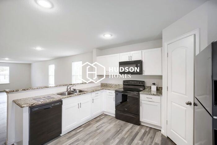 330 Flagship Ln - Photo 7 of 14