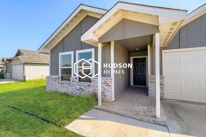 7039 Phoenix Dr - Photo 3 of 14