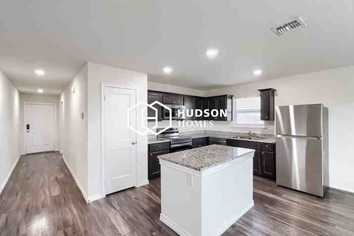 7039 Phoenix Dr - Photo 5 of 14