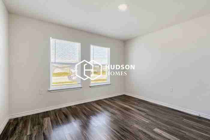 7039 Phoenix Dr - Photo 7 of 14