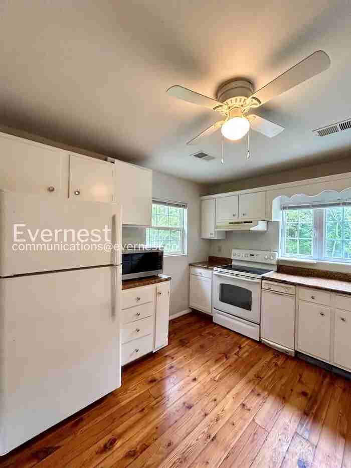 1921 Wigglesworth Rd - Photo 3 of 20