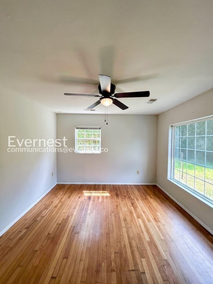 1921 Wigglesworth Rd - Photo 5 of 20
