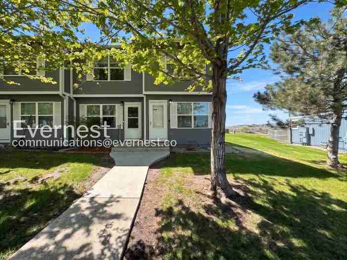 2040 Oakcrest Cir - Photo 2 of 26