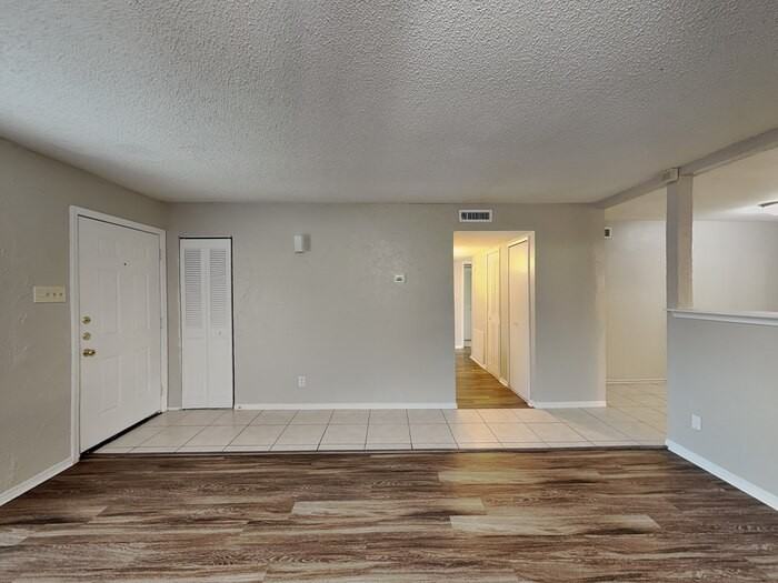 117 Cooper St - Photo 5 of 20