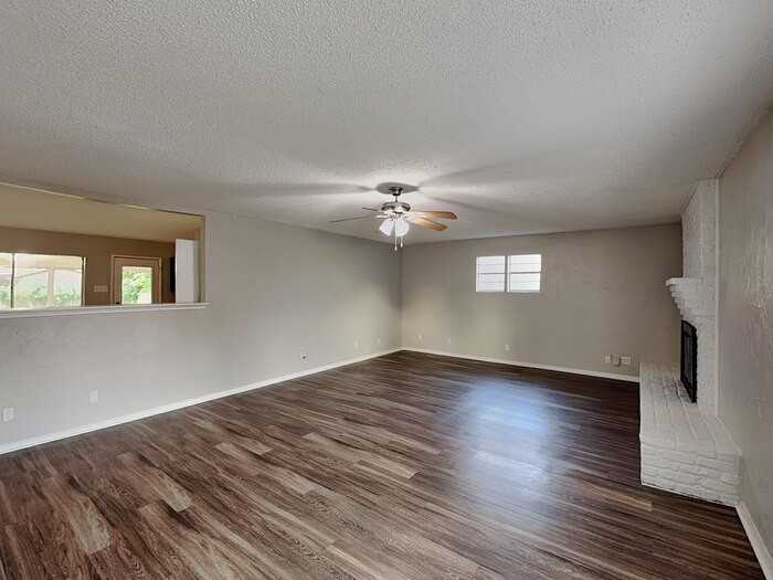 117 Cooper St - Photo 6 of 20