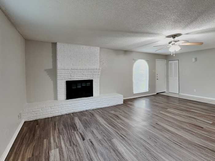 117 Cooper St - Photo 7 of 20