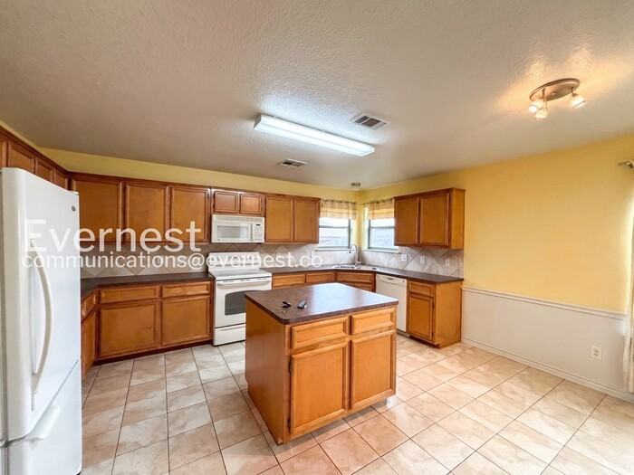 3705 Barbed Wire Dr - Photo 5 of 24