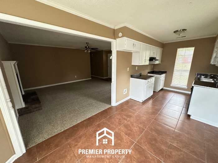 4173 Oak Wind Dr - Photo 4 of 21