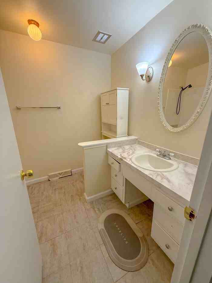 4717 Radcliff Rd - Photo 7 of 16