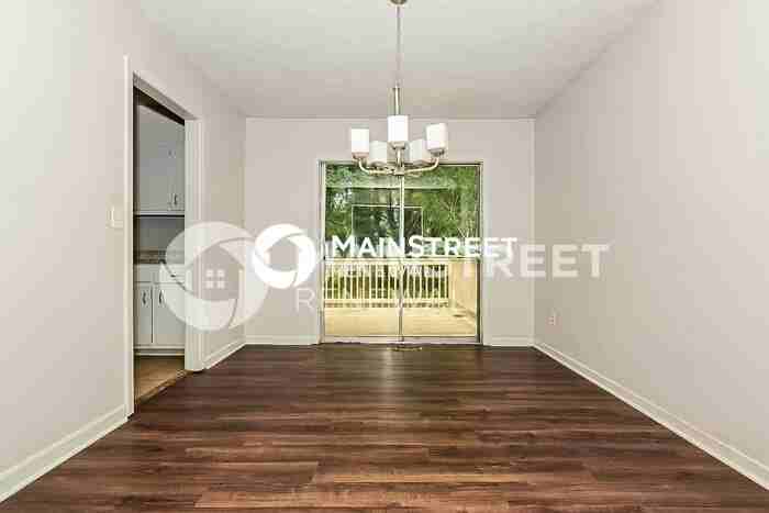 8283 Englewood Trl - Photo 5 of 16
