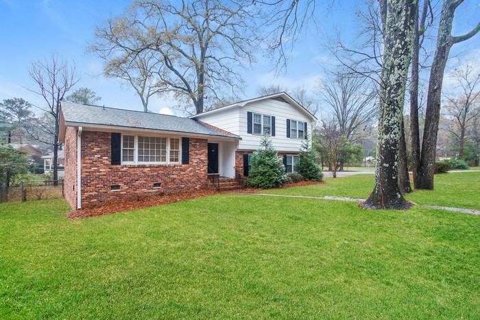 455 Brookshire Dr - Photo 4 of 13