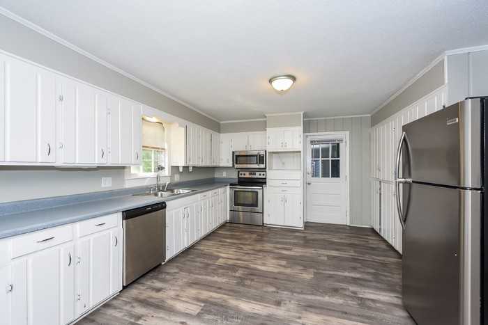 455 Brookshire Dr - Photo 7 of 13