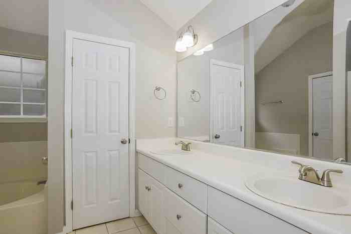 345 Washington St - Photo 7 of 11