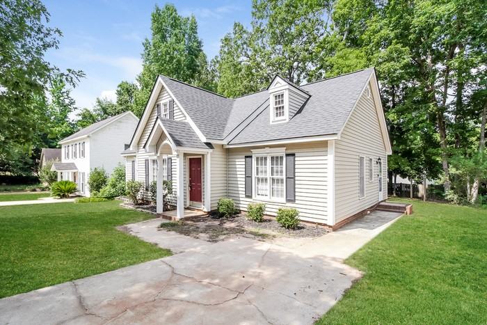 228 Chadford Rd - Photo 3 of 12
