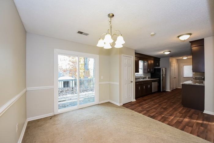 228 Chadford Rd - Photo 5 of 12