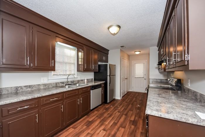 228 Chadford Rd - Photo 6 of 12