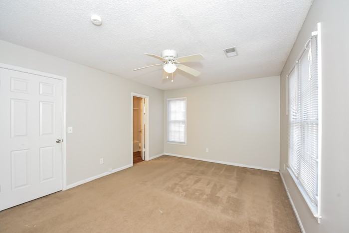 228 Chadford Rd - Photo 7 of 12