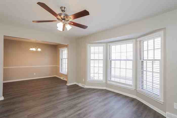 3624 Ne West Park Dr - Photo 3 of 10