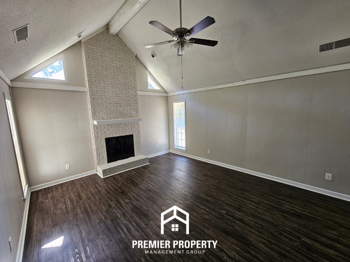 3999 Lacewood Dr - Photo 2 of 21
