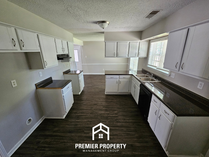 3999 Lacewood Dr - Photo 6 of 21