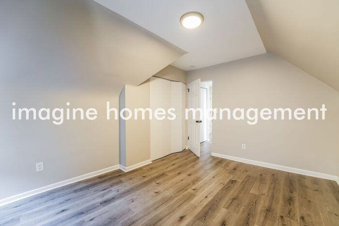 241 Amber St #3 - Photo 5 of 16
