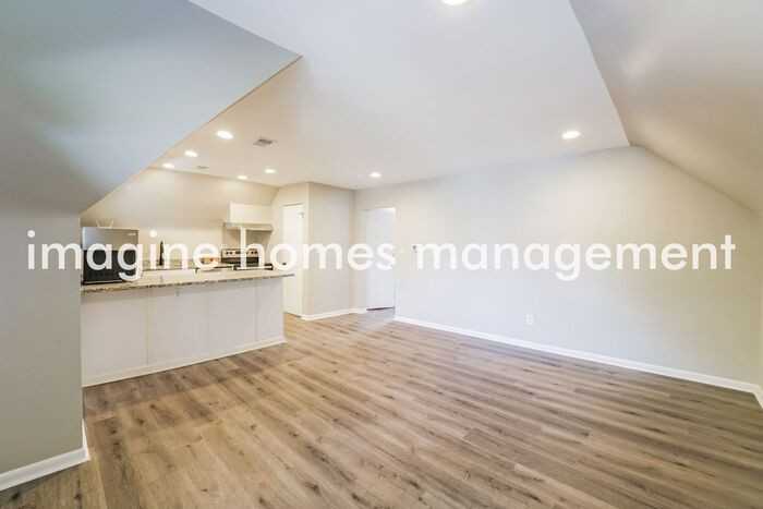 241 Amber St #3 - Photo 7 of 16