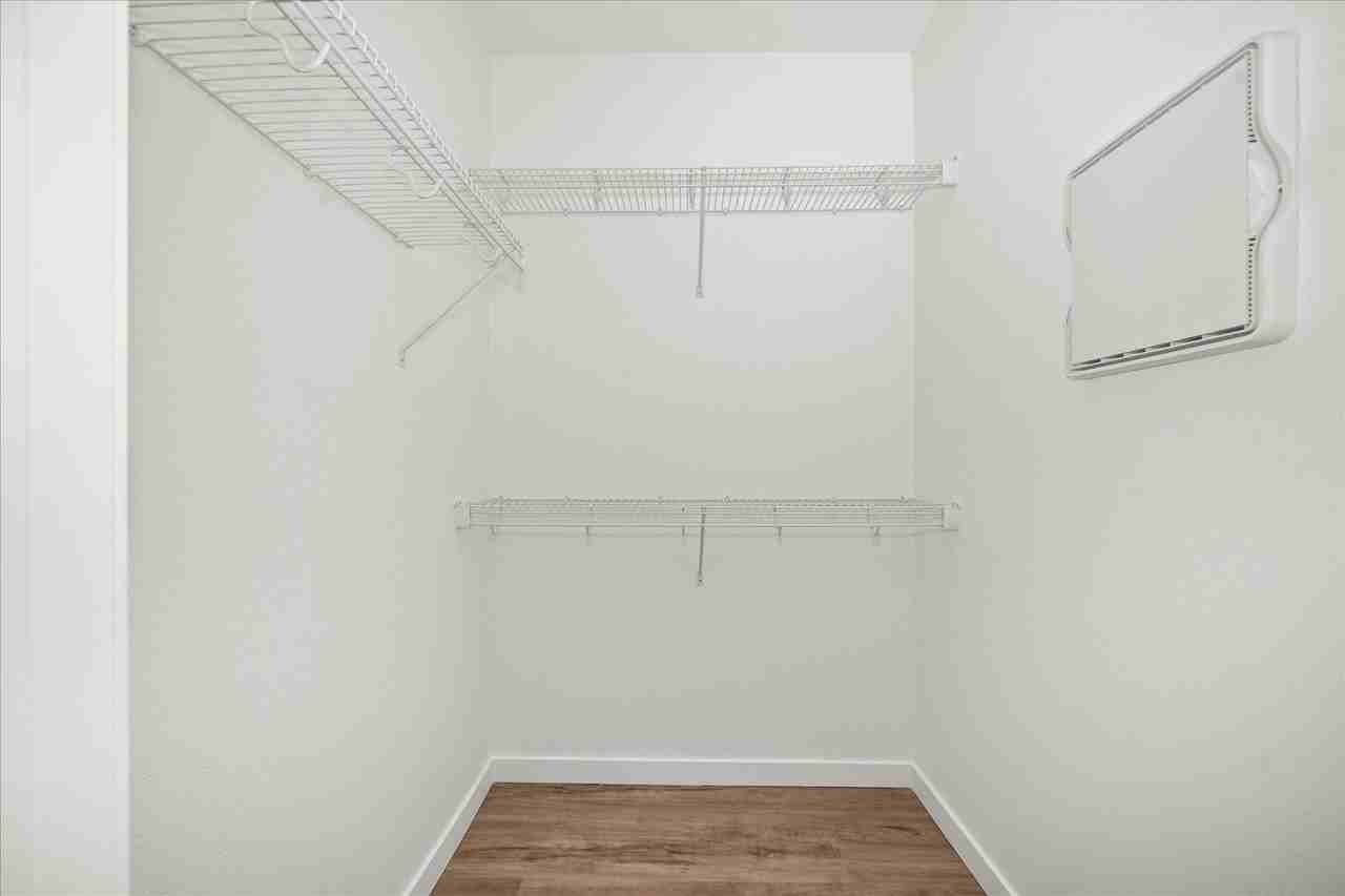 505 E Hawthorne Rd #302 - Photo 6 of 28