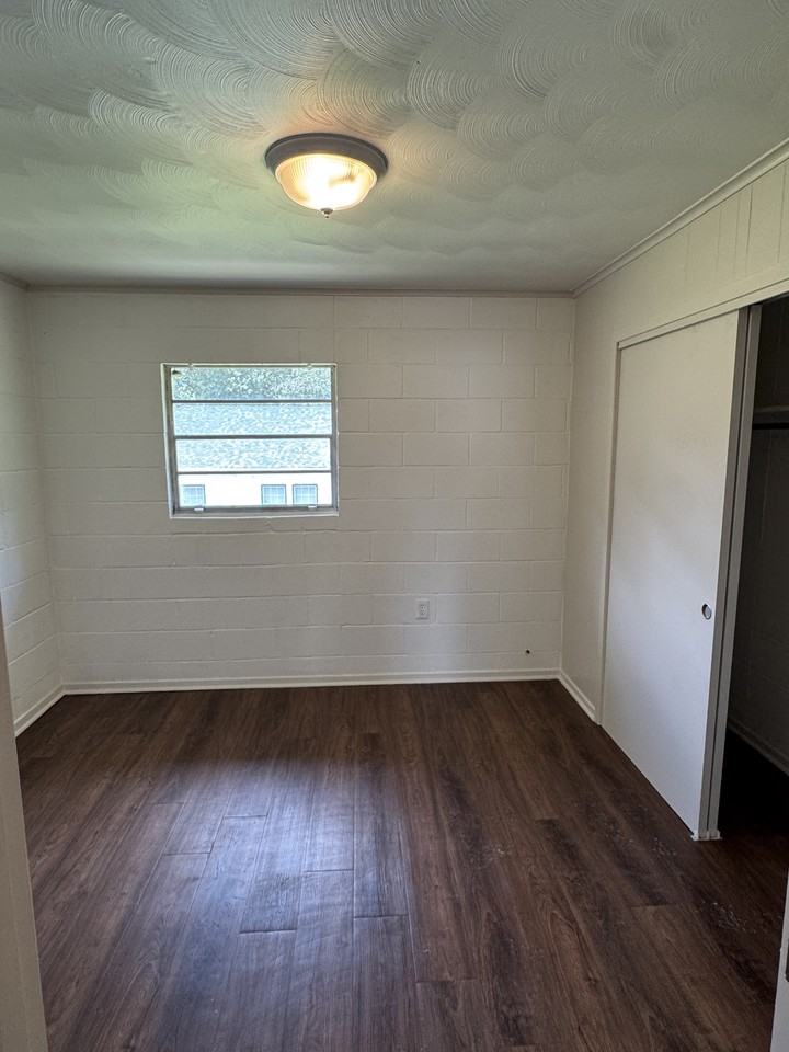 494 Central Ave #4 - Photo 4 of 7