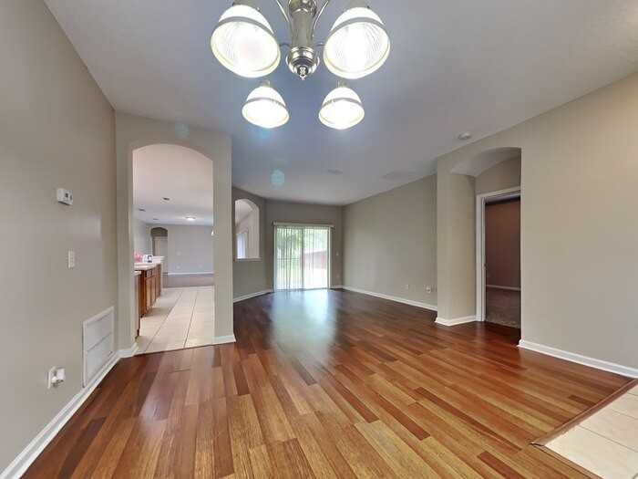 10136 Lancashire Dr - Photo 6 of 25