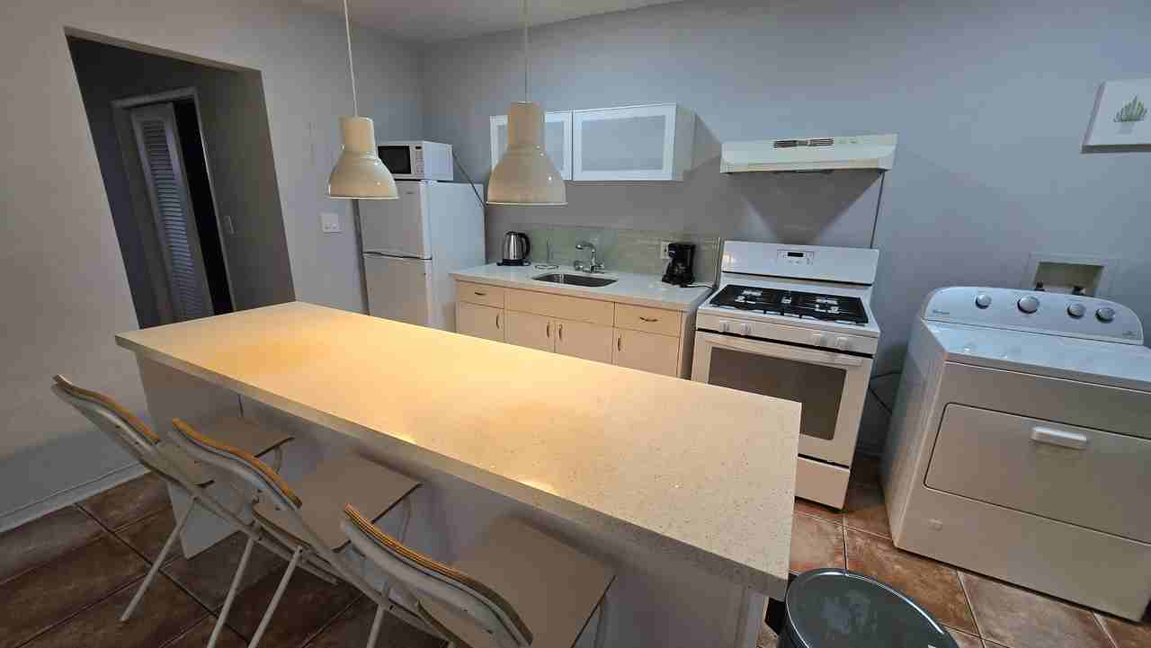 7725 Harding Ave #2 - Photo 4 of 9