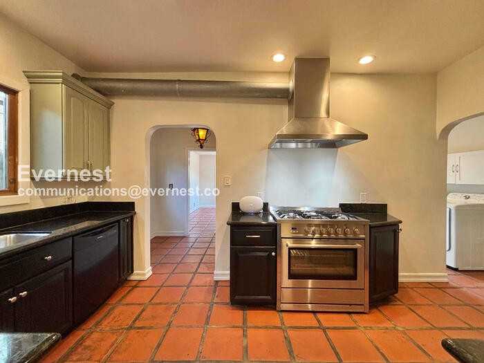 132 N Crescent Heights Blvd - Photo 5 of 36