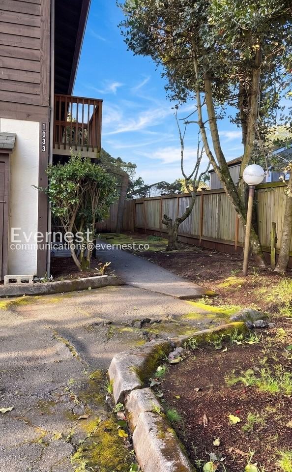 1033 Sw 148th St #3 - Photo 2 of 18