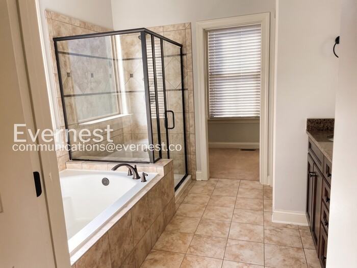 4208 Stone Hall Blvd - Photo 5 of 23
